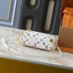 Louis Vuitton X Takashi Murakami Side Trunk MM Multicolore Blanc 23Cm M14046 - Image 4